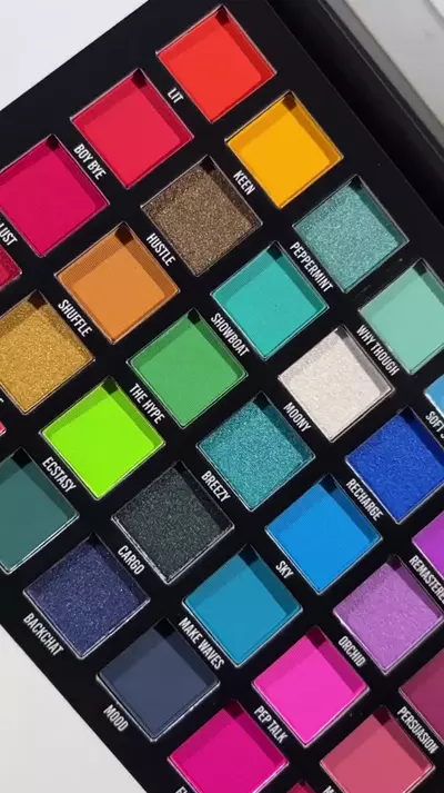 Carnival XL Pro Eyeshadow Palette | BPerfect Cosmetics x Stacey Marie