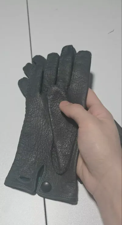 Peccary Gloves in Charcoal Black with Rabbit Fur Lining - Fort
