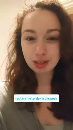 Eva's first ishga purchase was our Self Care Face set, and she was only using it for a couple of weeks before her colleagues were commenting on how healthy her skin was ✨ Our Self Care Face set includes a 30ml Active Cleansing Lotion, Exfoliating Face Mask and a 10ml Anti-oxidant Marine Cream, the perfect set of products if you are curious about trying ishga but don't want to commit to full size products just yet. Our trio of bestselling facial products will keep your skin looking radiant and healthy. #seaweedskincare #naturalskincare #skincarebestsellers